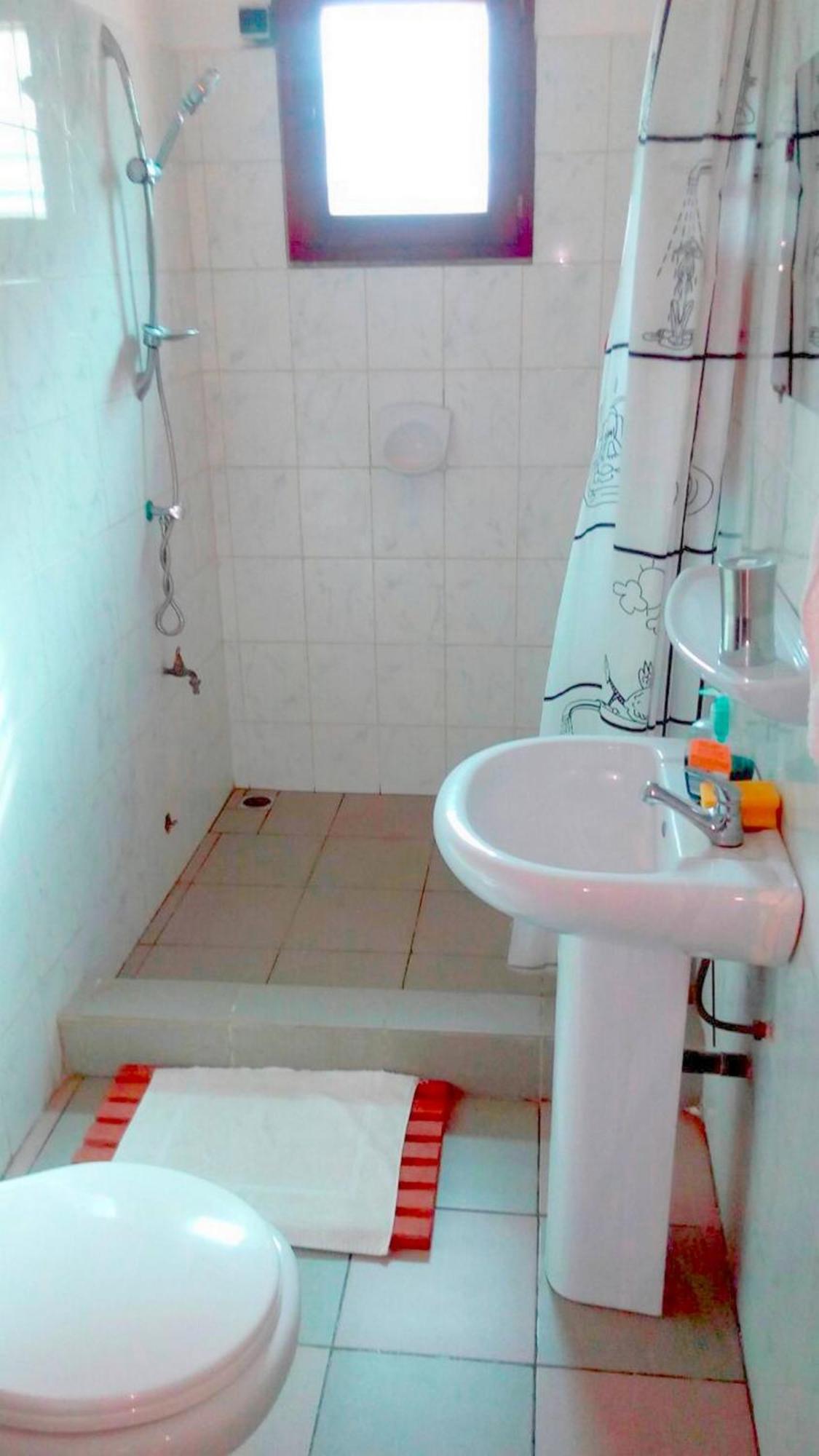 Dodoo Lodge Cotonou Bilik gambar
