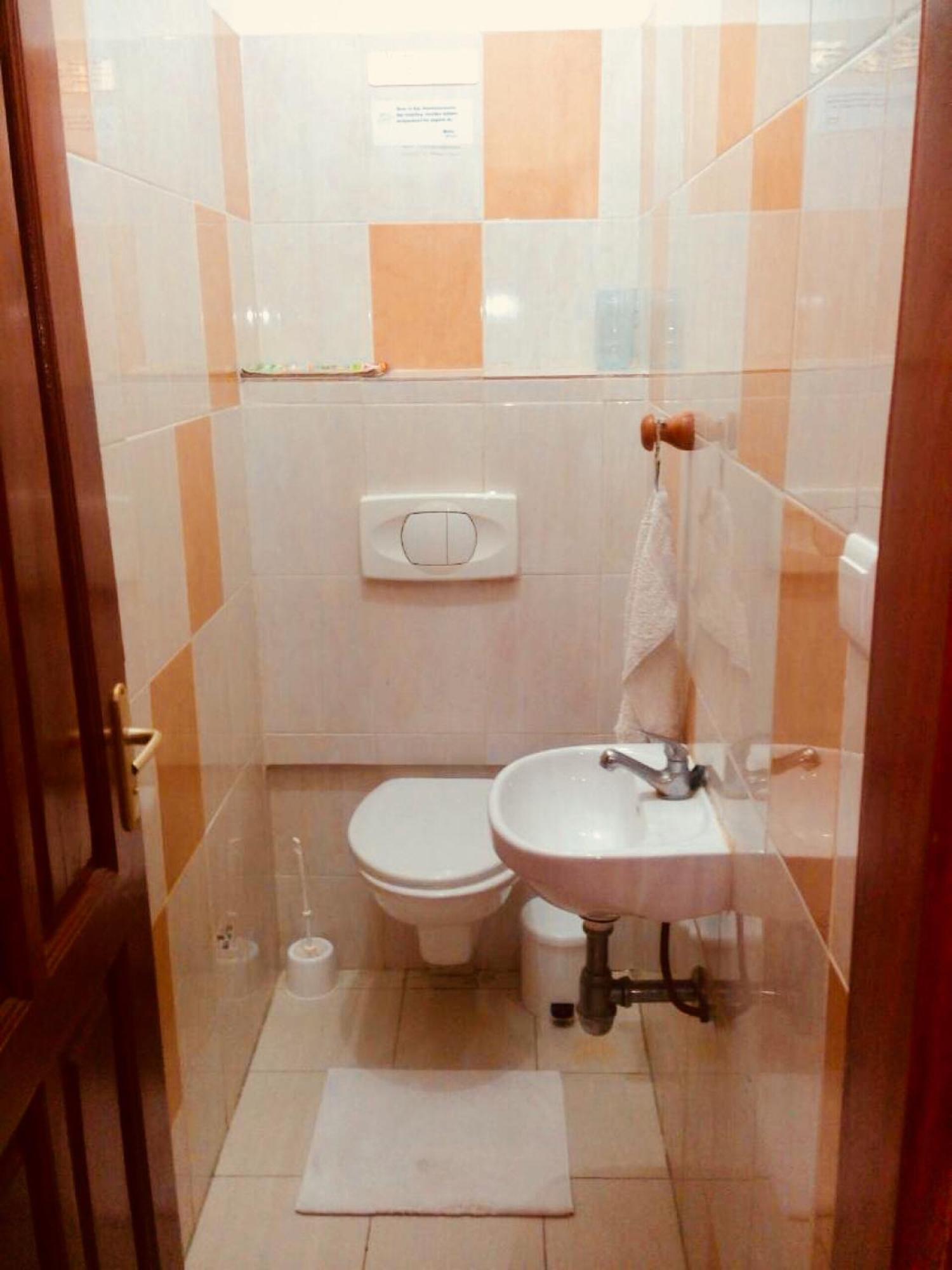 Dodoo Lodge Cotonou Bilik gambar